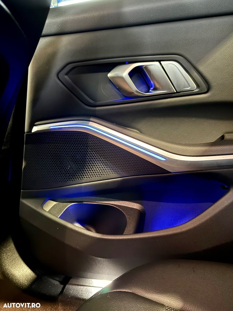 BMW Seria 3 320d Aut. Sport Line - 12