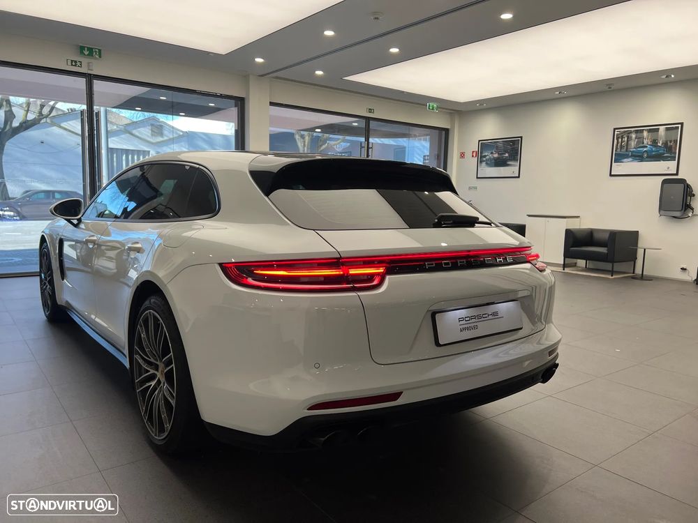 Porsche Panamera Sport Turismo 4 E-Hybrid - 3