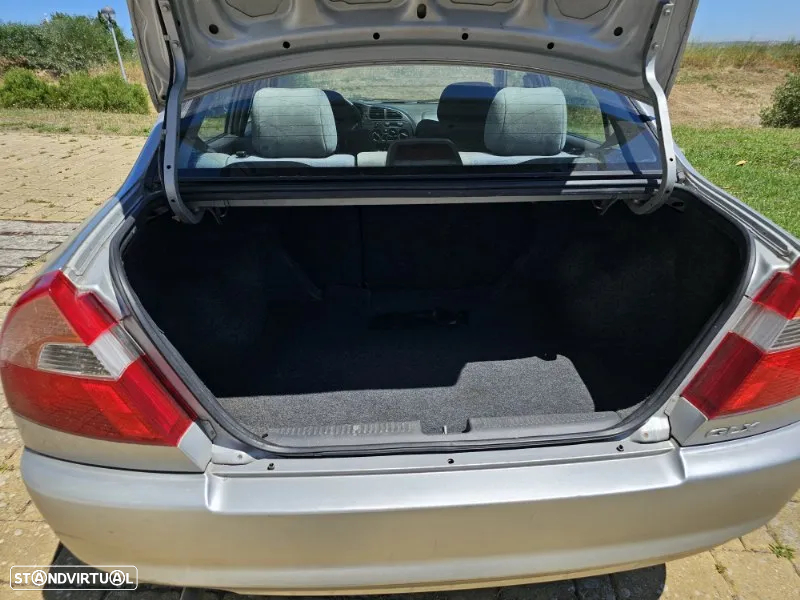 Mitsubishi Lancer 1.3 GLX - 24