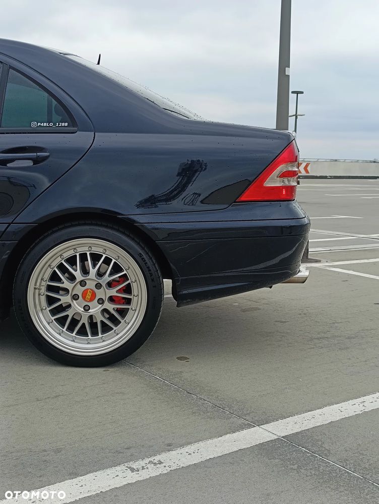 Mercedes-Benz Klasa C 180 Kompressor Classic Sport Edition - 16