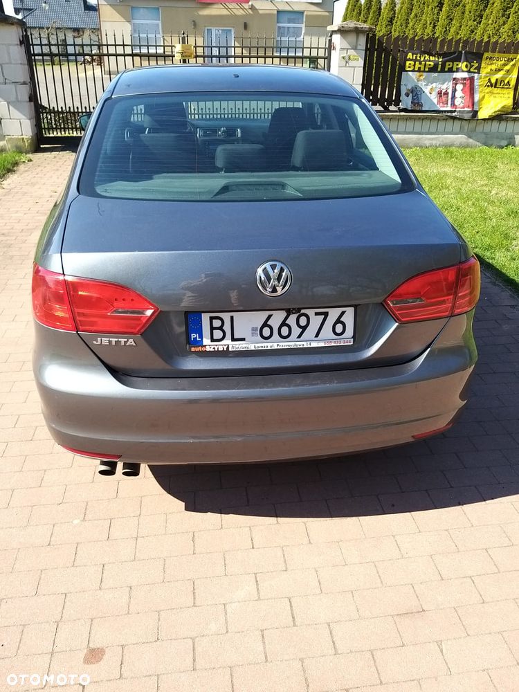 Volkswagen Jetta - 3