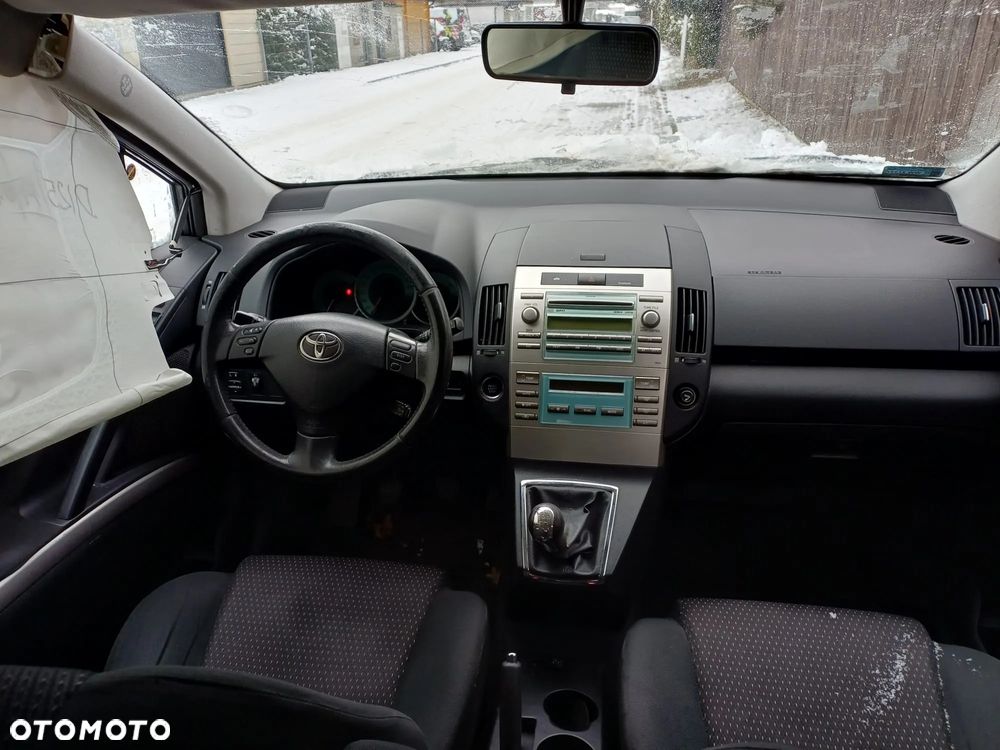 Toyota Corolla Verso - 9