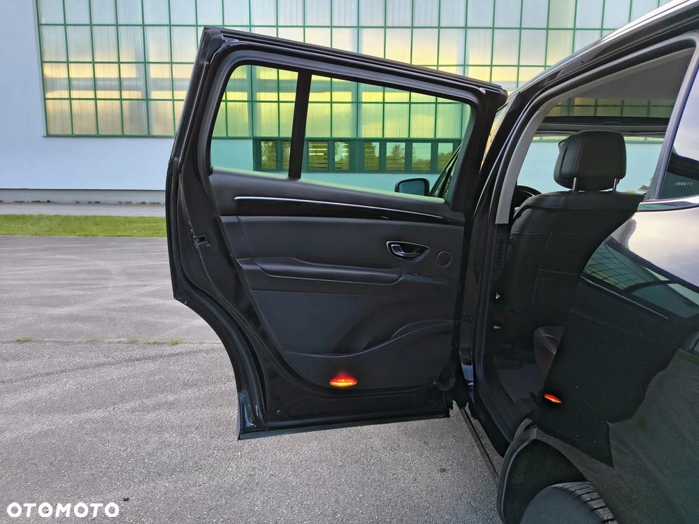 Renault Espace 1.6 dCi Energy Initiale Paris EDC 7os - 17
