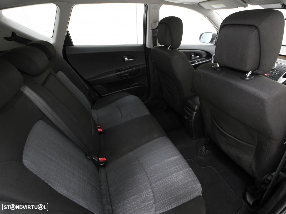 Kia Ceed - 9