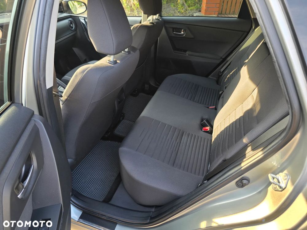 Toyota Auris 1.6 Premium - 30