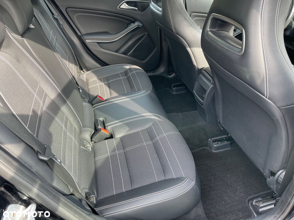 Mercedes-Benz GLA 200 - 15
