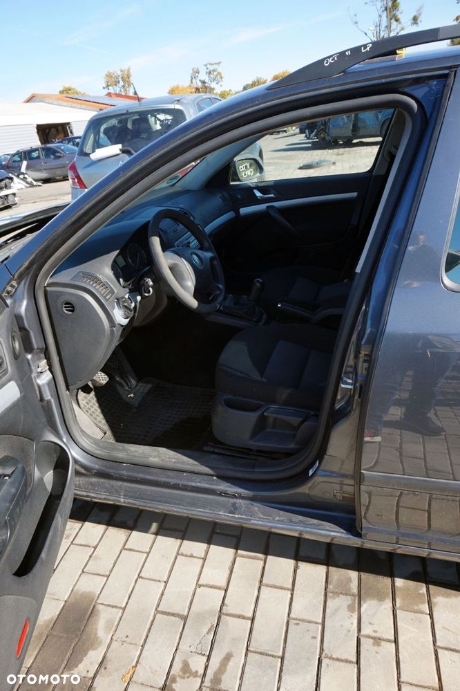 SKODA OCTAVIA II KOMBI 2008 9153 1.6 FSI BLF 115KM JHW SZARY na części - 10
