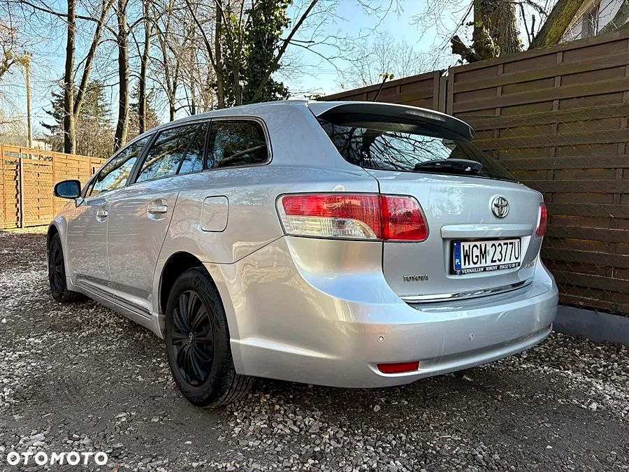 Toyota Avensis 2.0 D-4D - 8