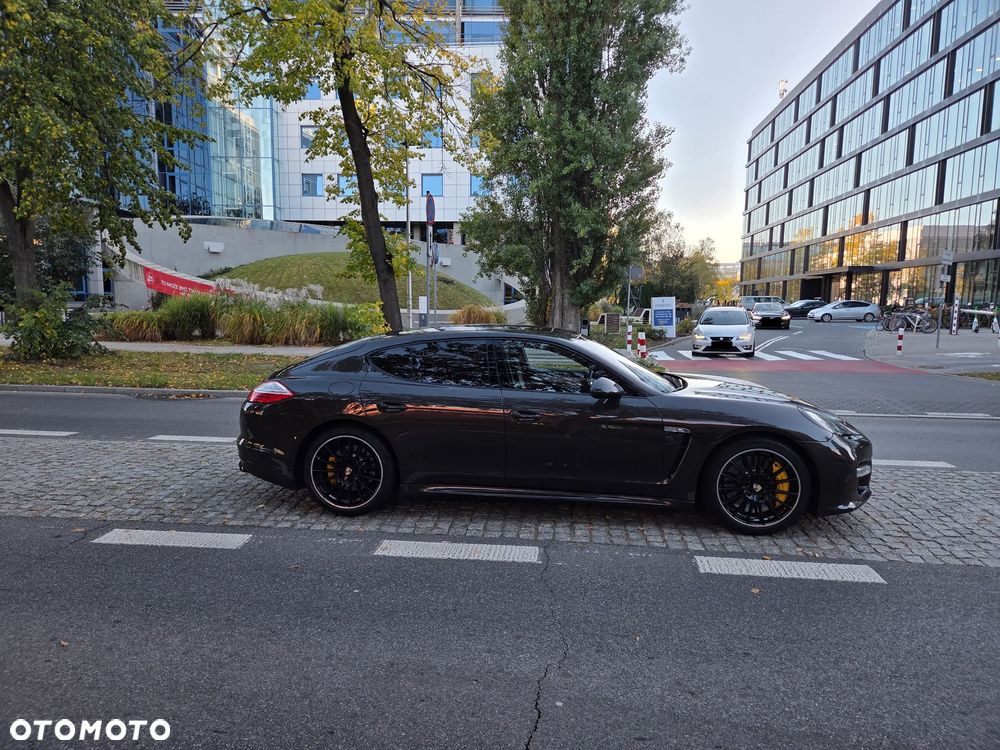 Porsche Panamera GTS - 18