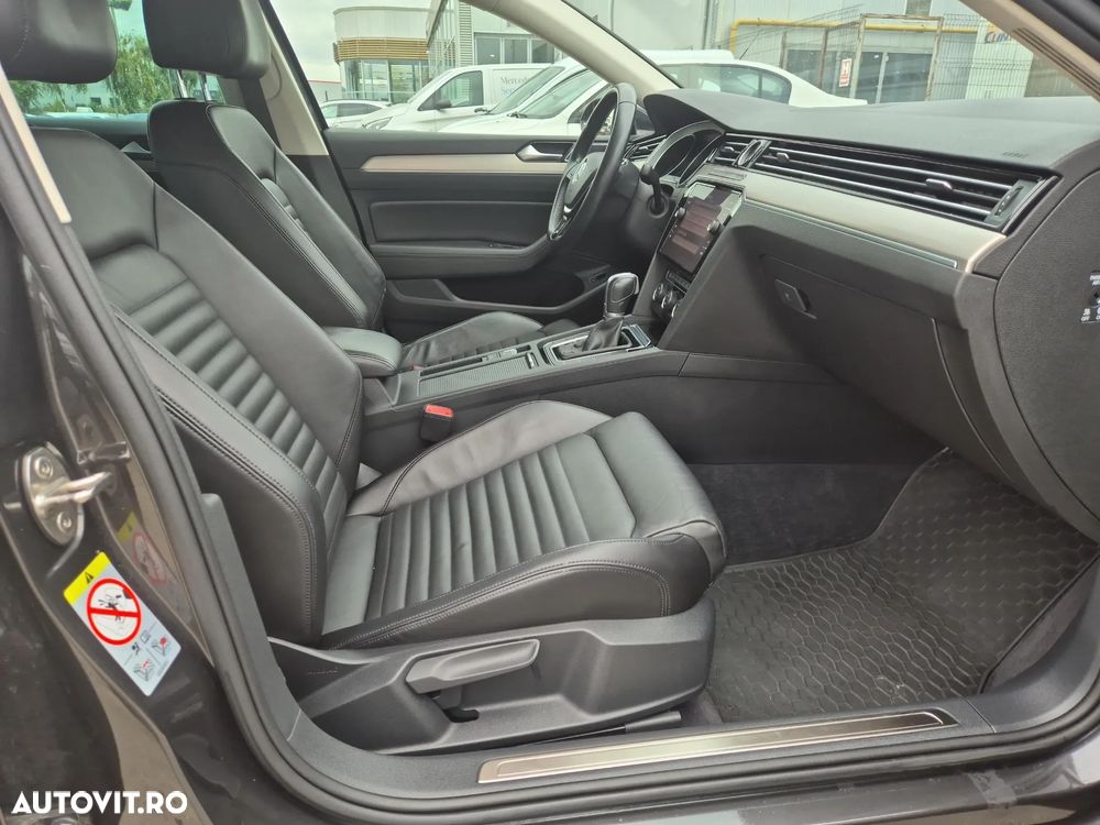 Volkswagen Passat 2.0 TSI DSG Highline - 24