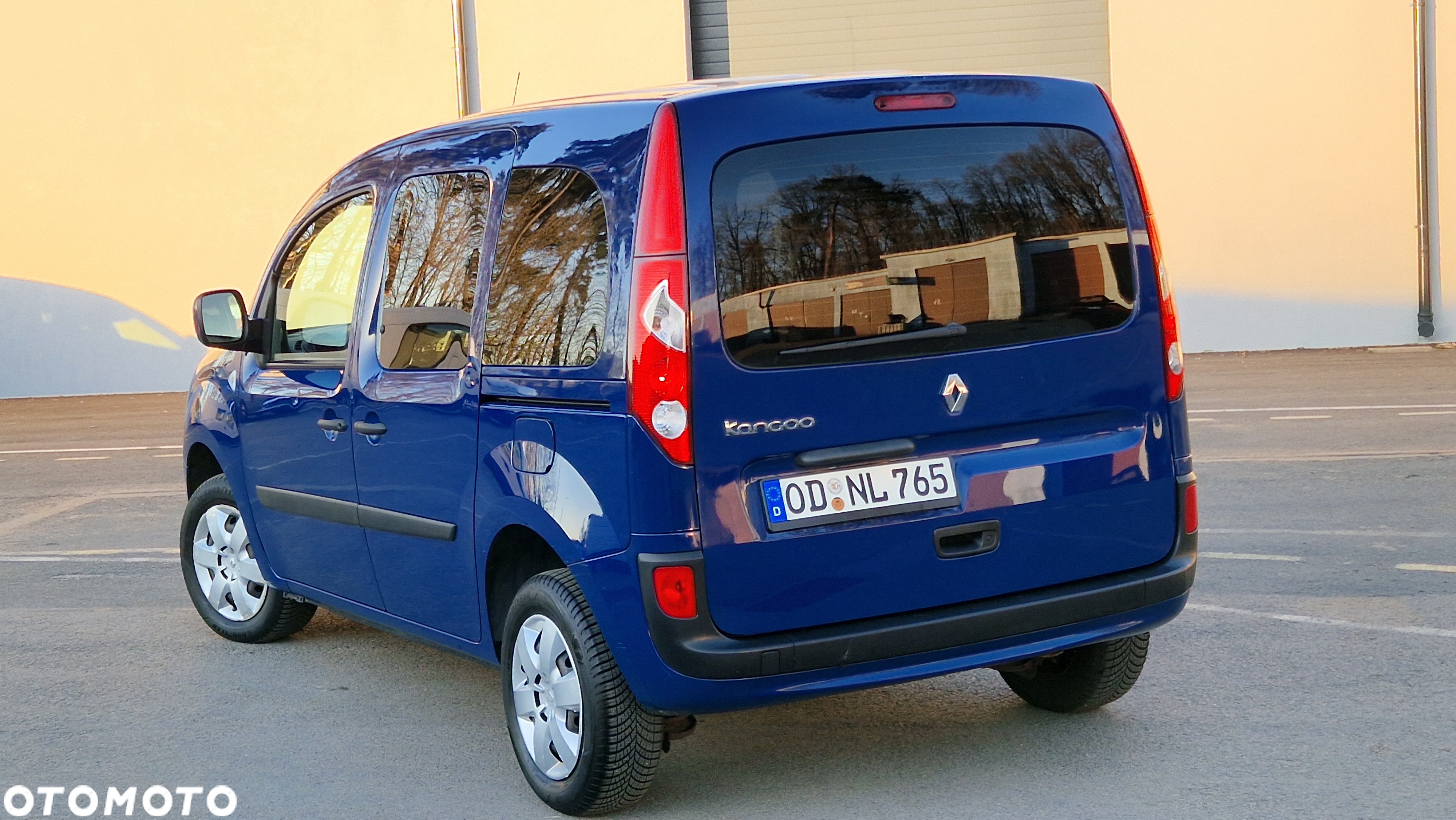 Renault Kangoo 1.6 8V 90 Happy Family - 13