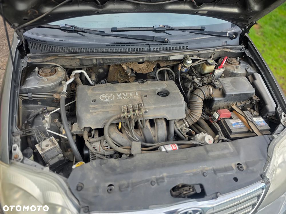 Toyota Corolla - 4