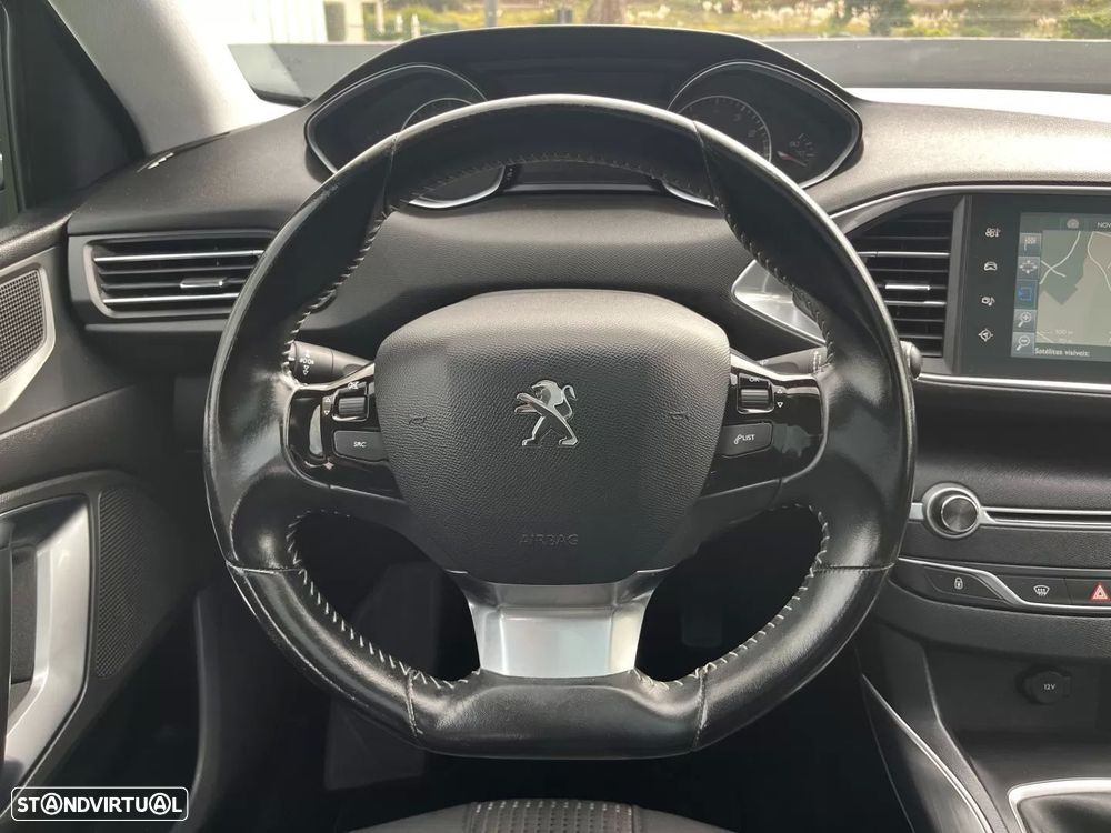 Peugeot 308 SW 1.2 PureTech Allure Full LED - 42