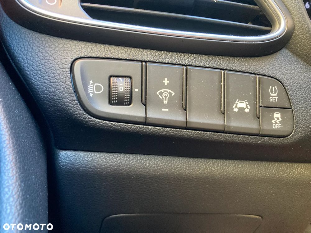 Hyundai i30 1.4 BlueDrive Classic + - 14