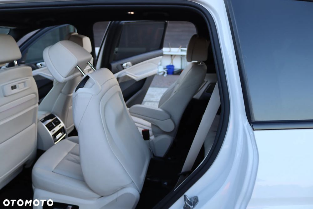 BMW X7 M50i - 27