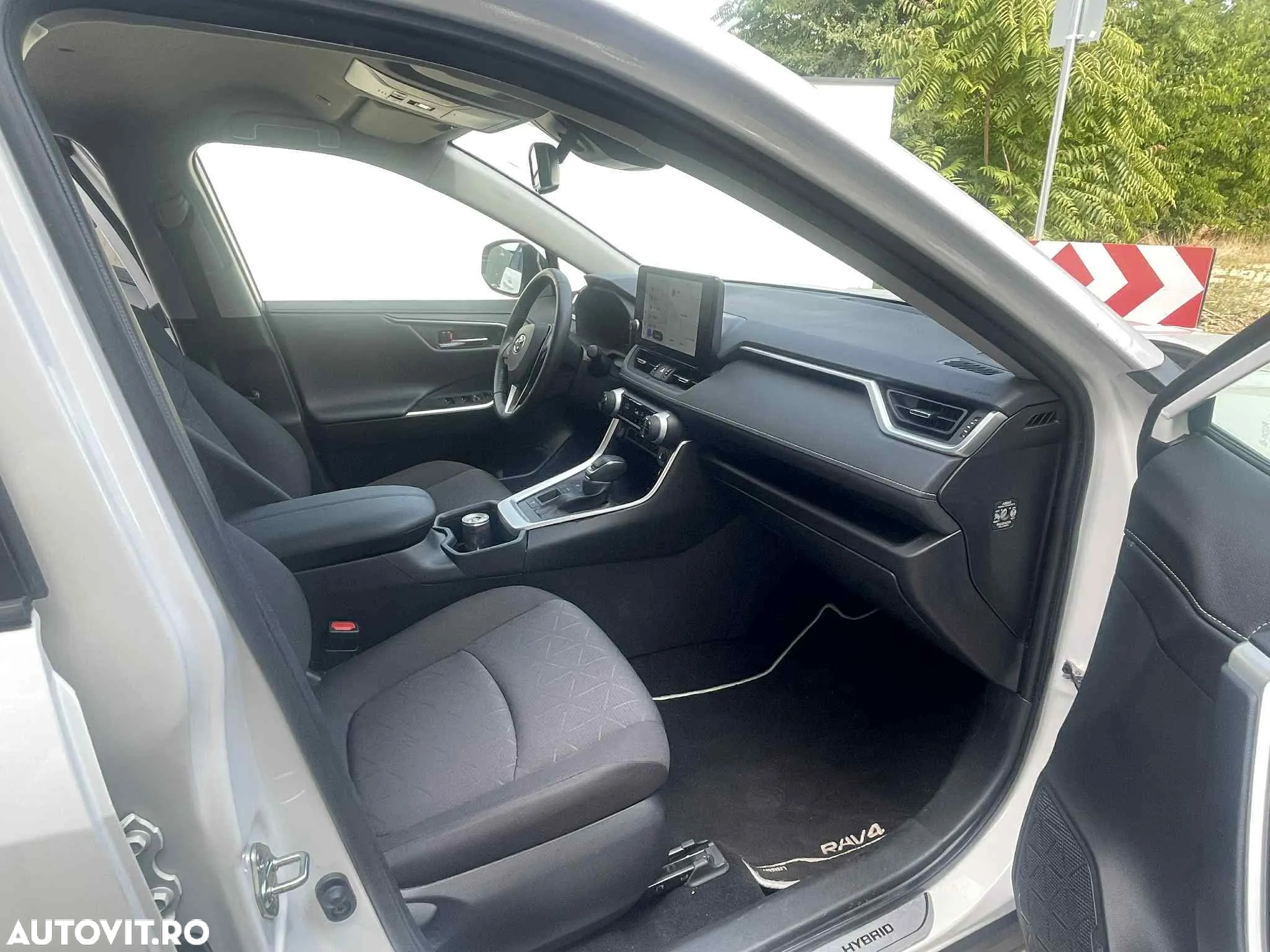 Toyota RAV4 2.5 Hybrid VVT-iE 4x2 Dynamic - 4