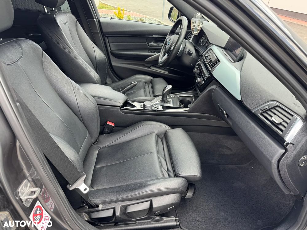BMW Seria 3 320d Aut. M Sport - 12