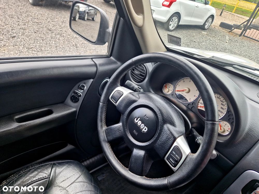 Jeep Cherokee 3.7 Limited - 26