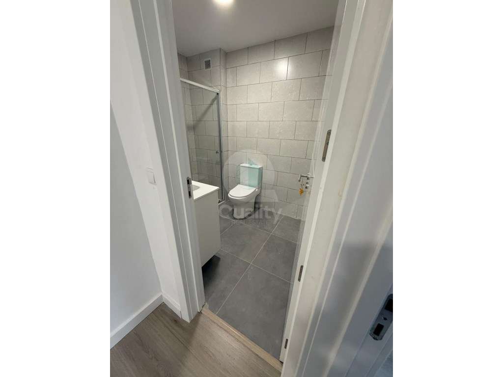Apartamento T3 Remodelado no Vale da Amoreira - Grande imagem: 5/24