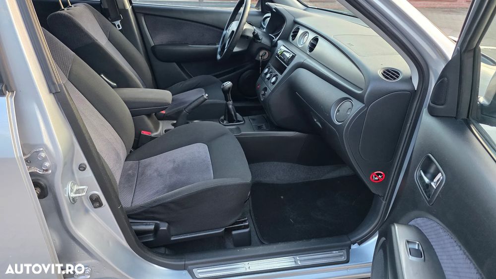 Mitsubishi Outlander - 6