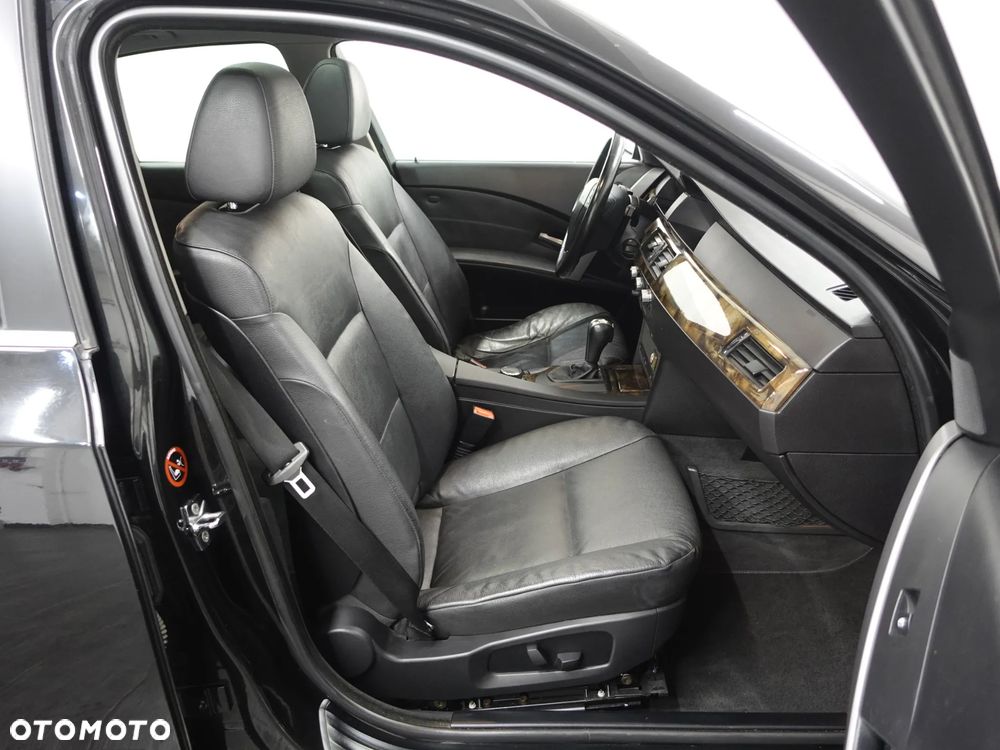 BMW Seria 5 - 24