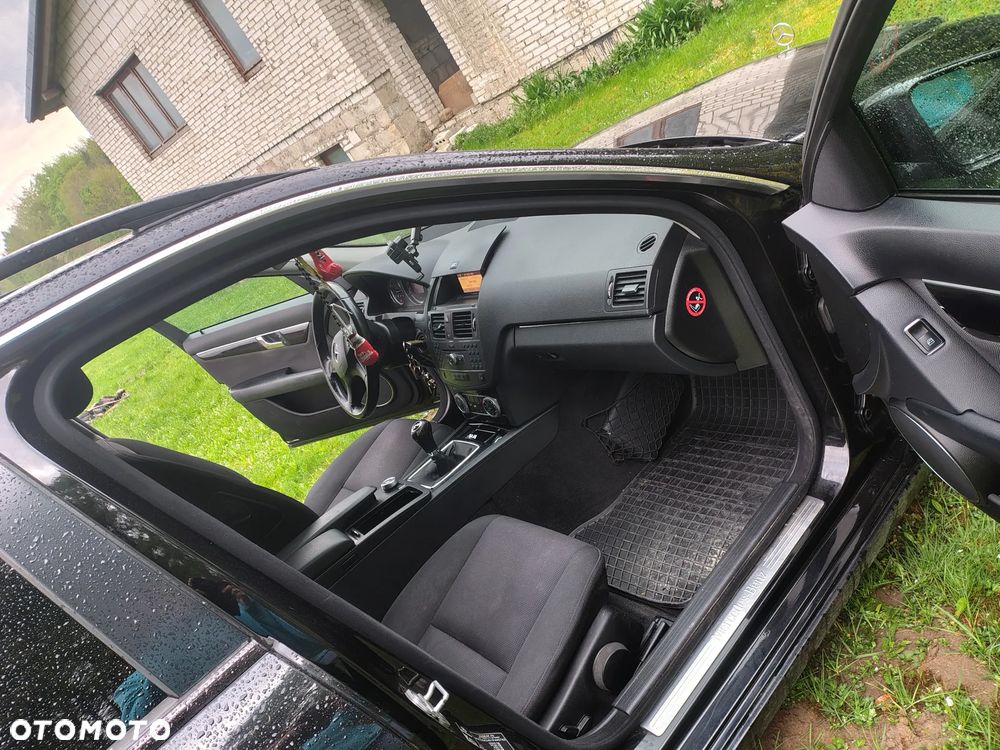 Mercedes-Benz Klasa C 180 Kompressor BlueEFFICIENCY - 3