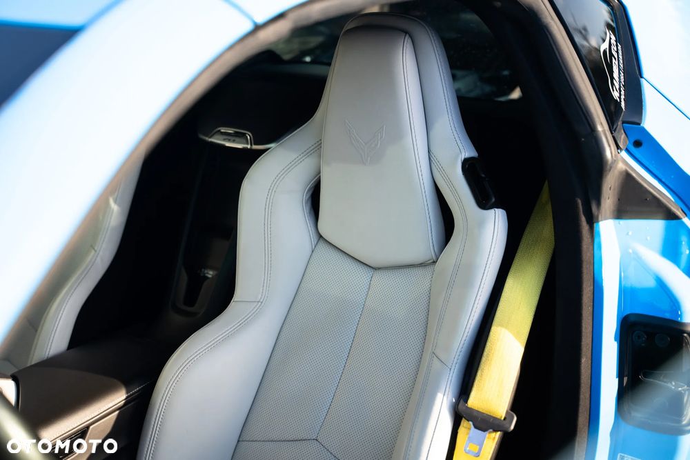 Chevrolet Corvette - 17