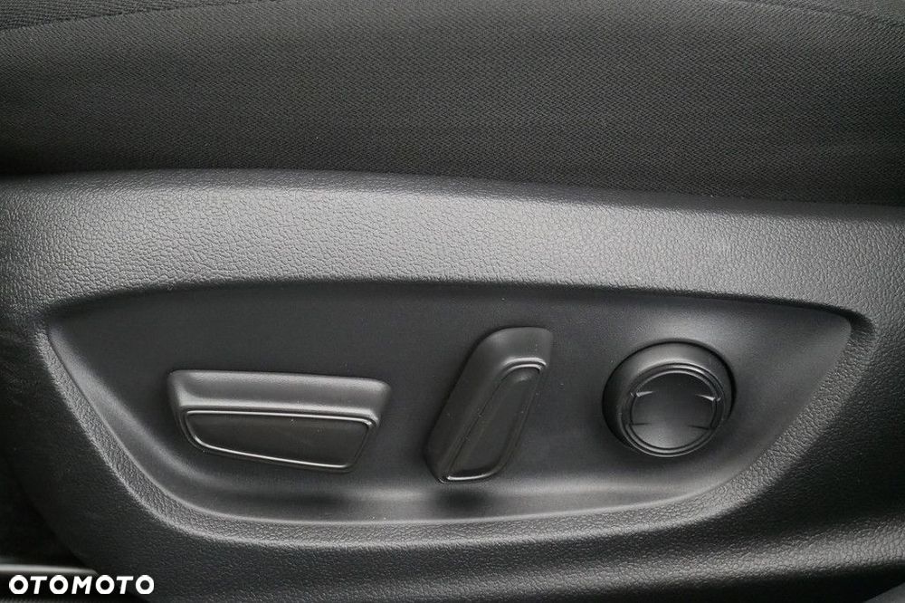 Toyota Camry 2.5 Hybrid Comfort CVT - 27