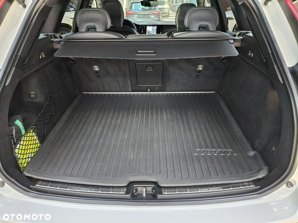 Volvo XC 60 B4 D AWD R-Design - 13