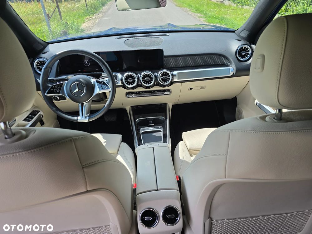 Mercedes-Benz GLB 250 8G-DCT - 12