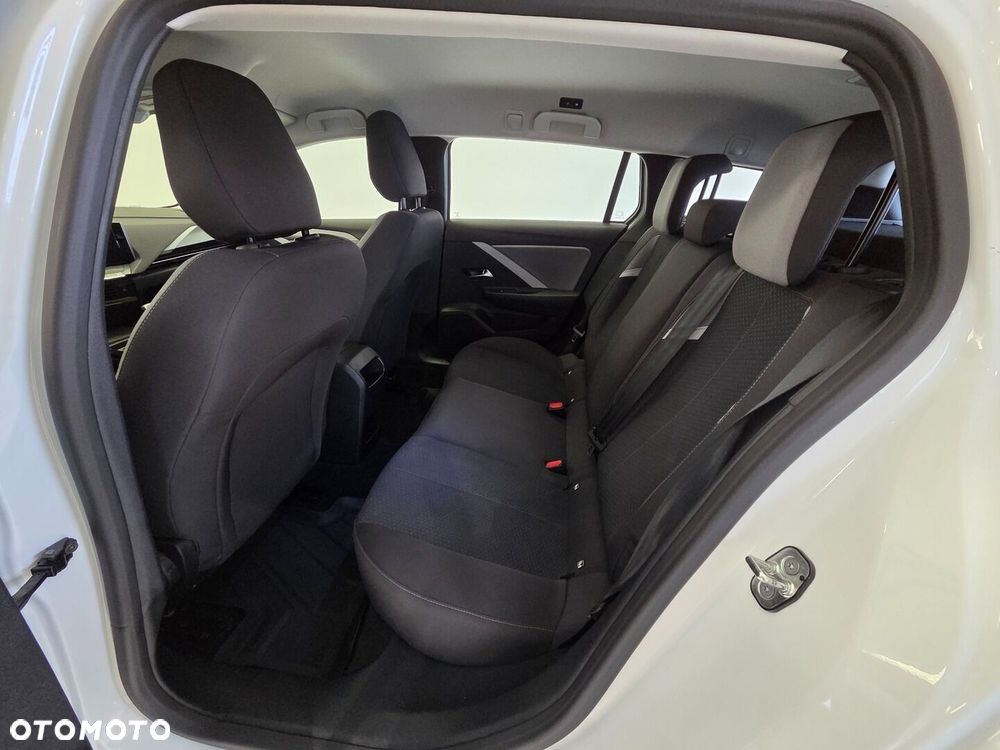 Opel Astra 1.2 T Edition S&S - 9
