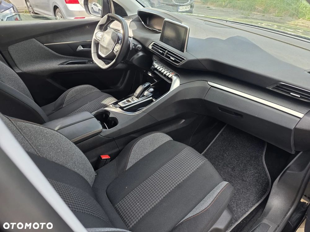 Peugeot 5008 1.5 BlueHDi Active S&S EAT8 - 11