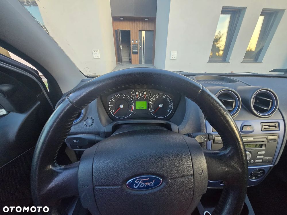 Ford Fiesta - 2