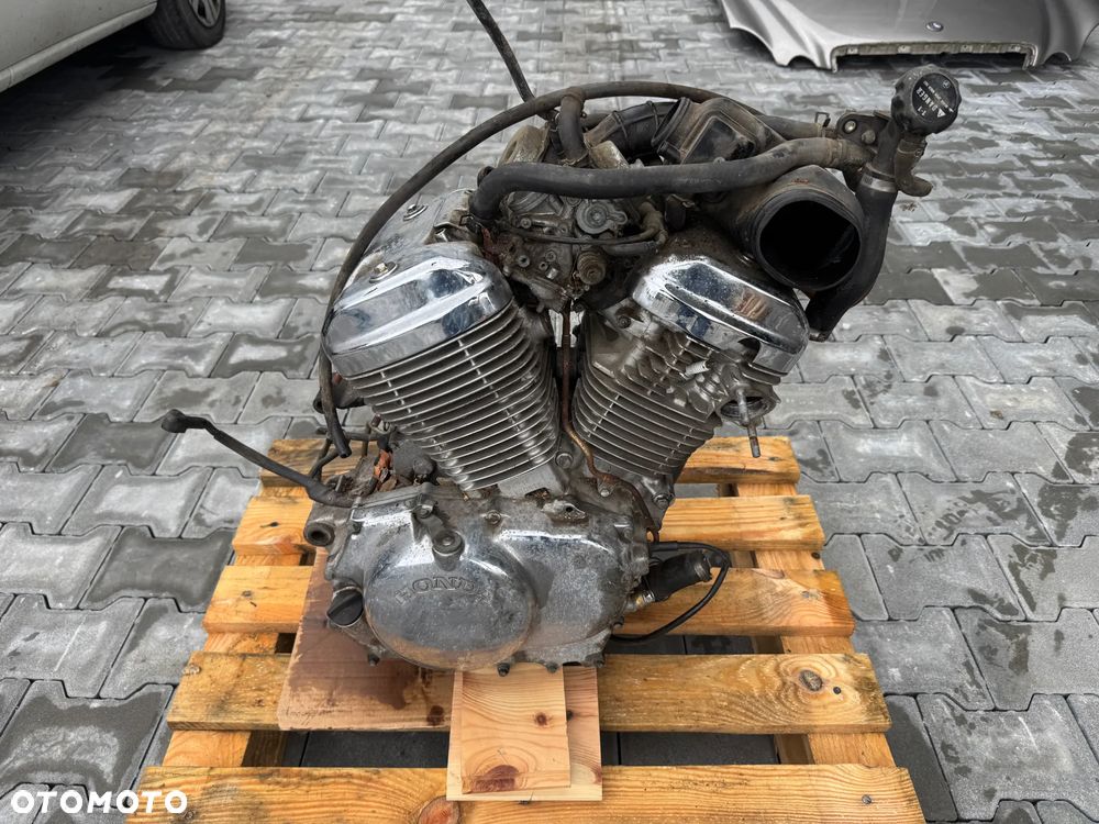 SILNIK KOMPLETNY HONDA VT600 SHADOW PC21E - 4