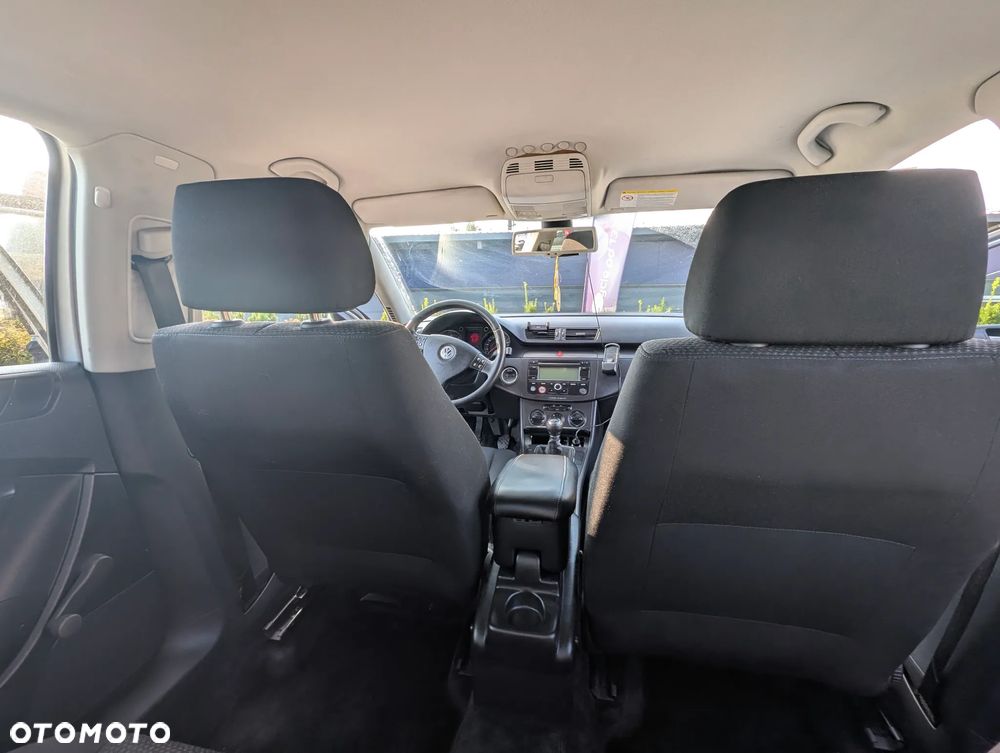 Volkswagen Passat - 18