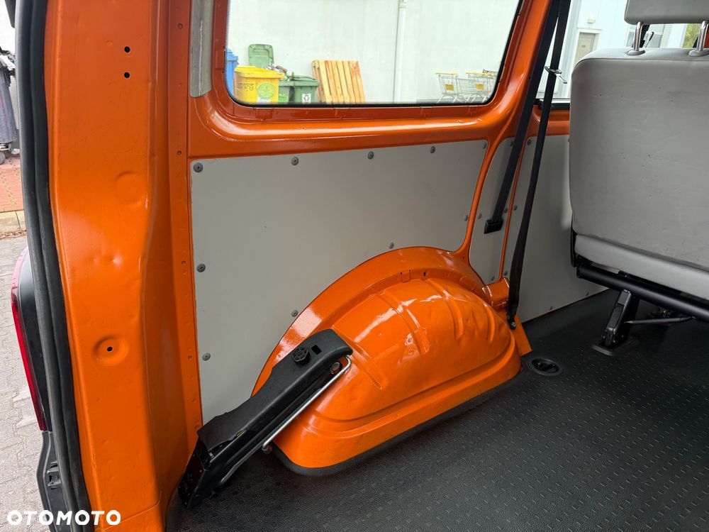 Volkswagen Transporter T5 TDI L1H1 4Motion - 25