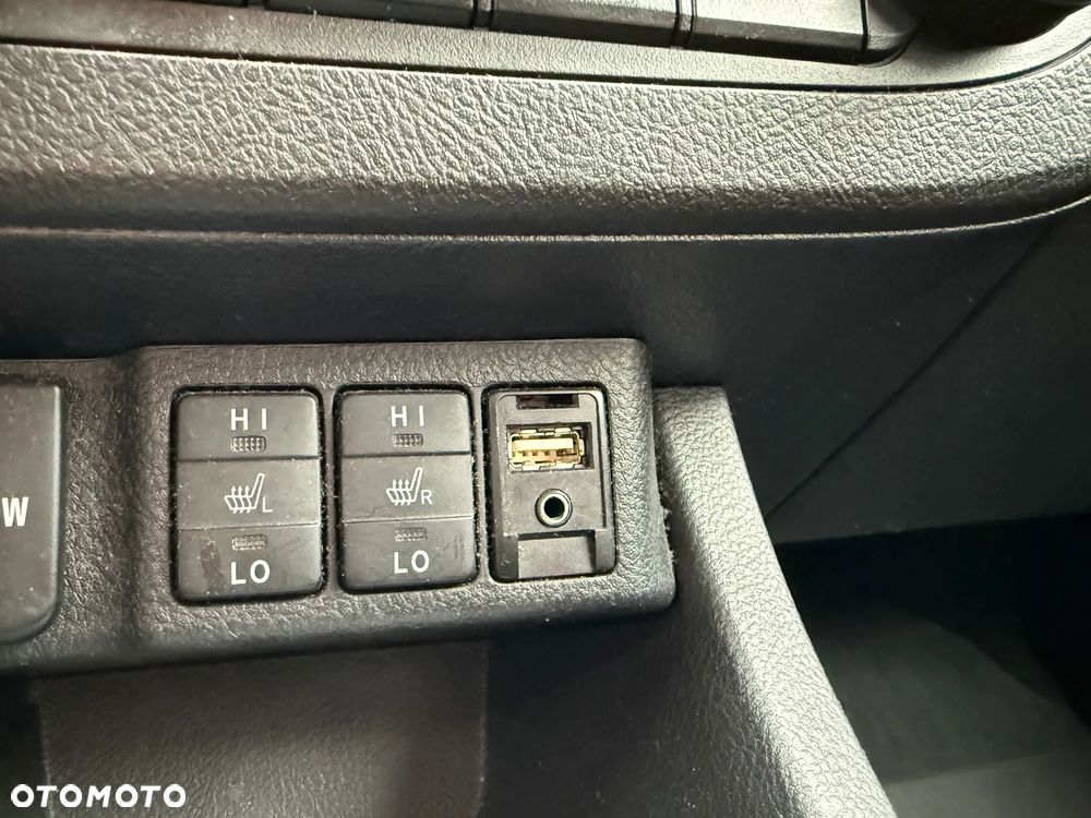 Toyota Auris 1.6 Executive - 14