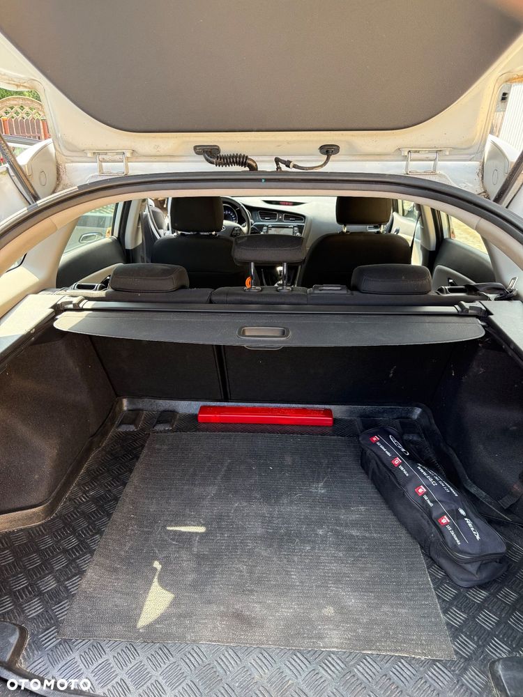 Kia Ceed - 16