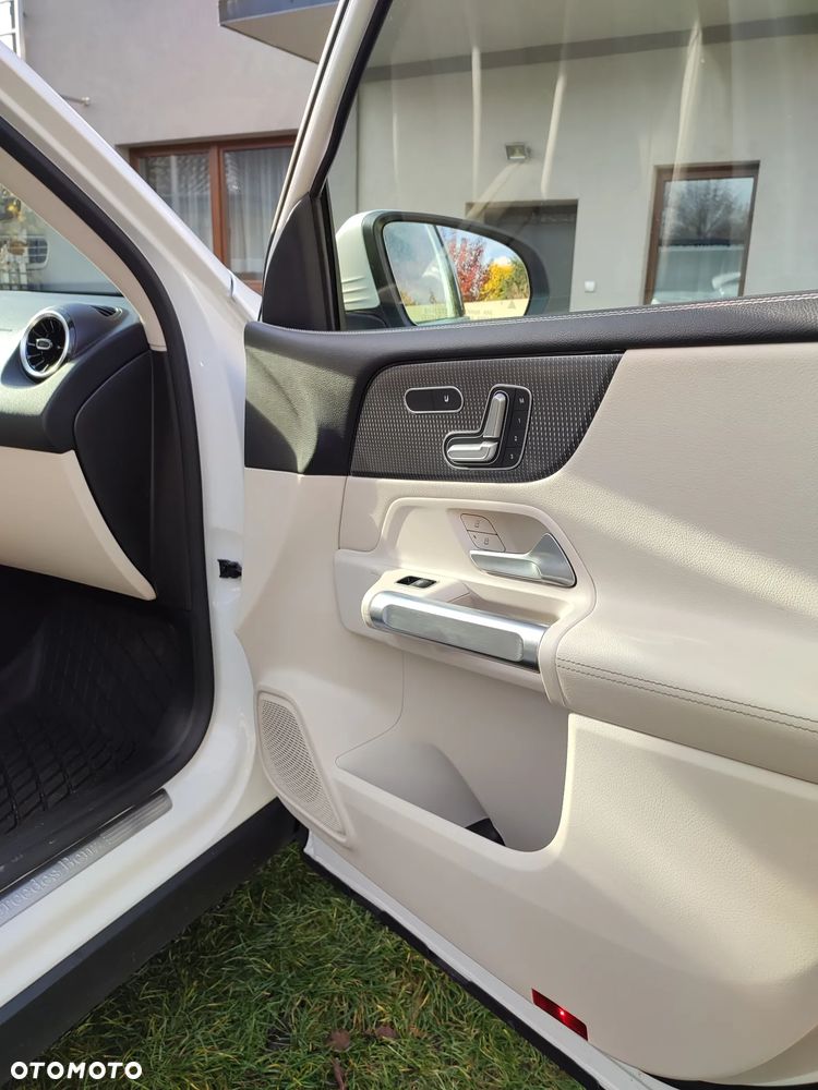 Mercedes-Benz GLB 250 4-Matic 8G-DCT - 16