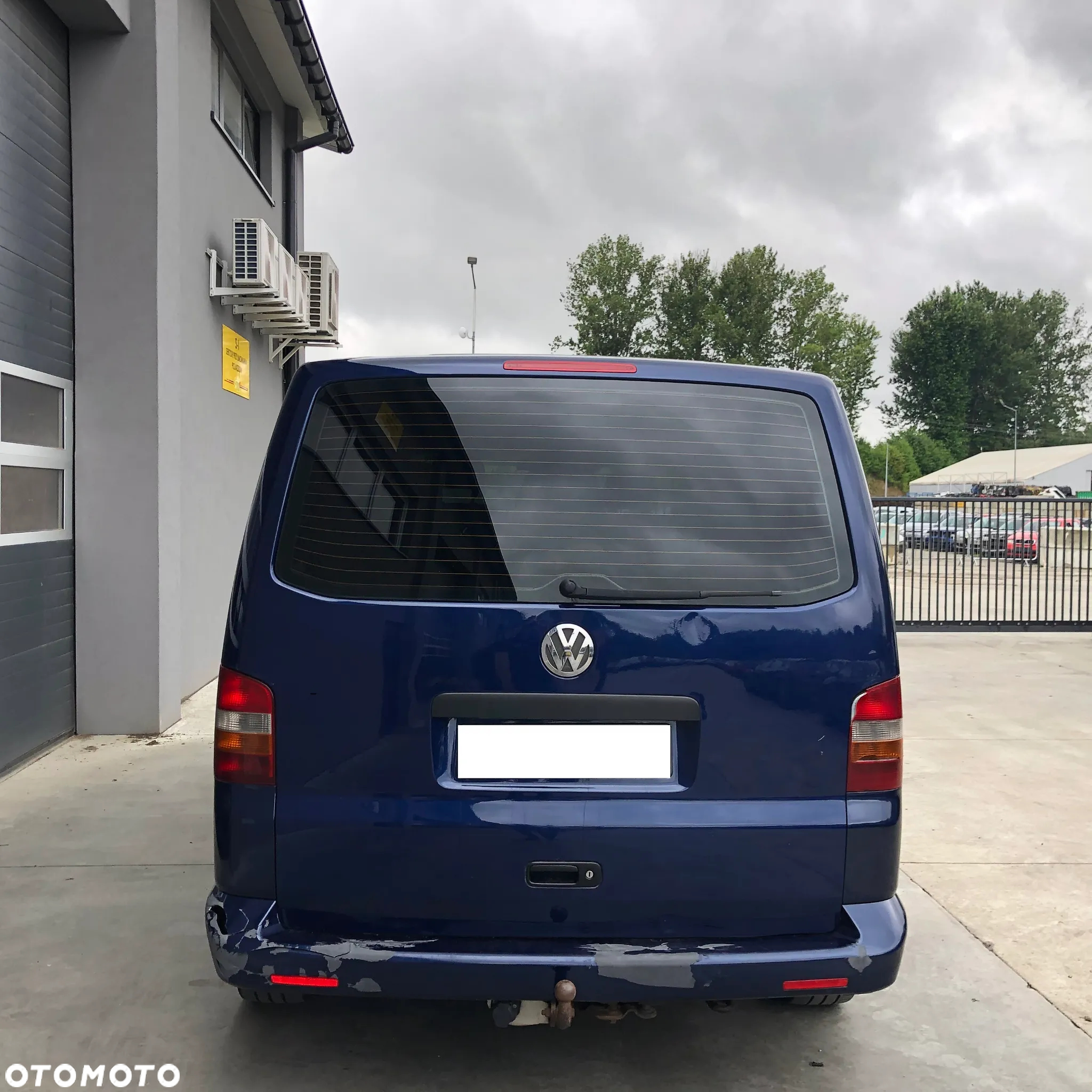 Volkswagen Caravelle - 8
