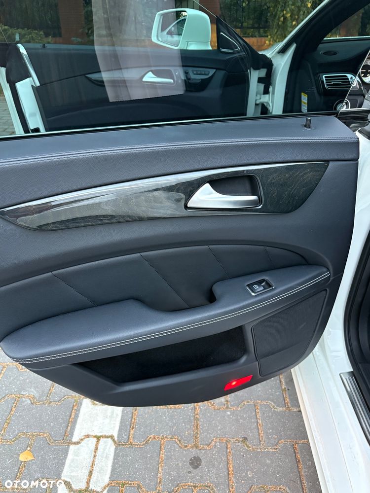 Mercedes-Benz CLS - 31