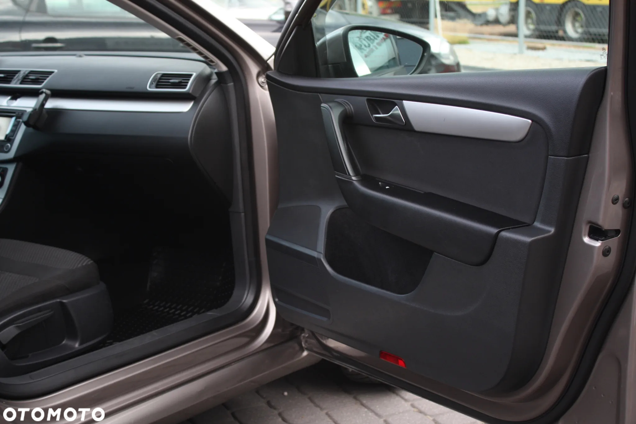 Volkswagen Passat 2.0 TDI Comfortline - 33