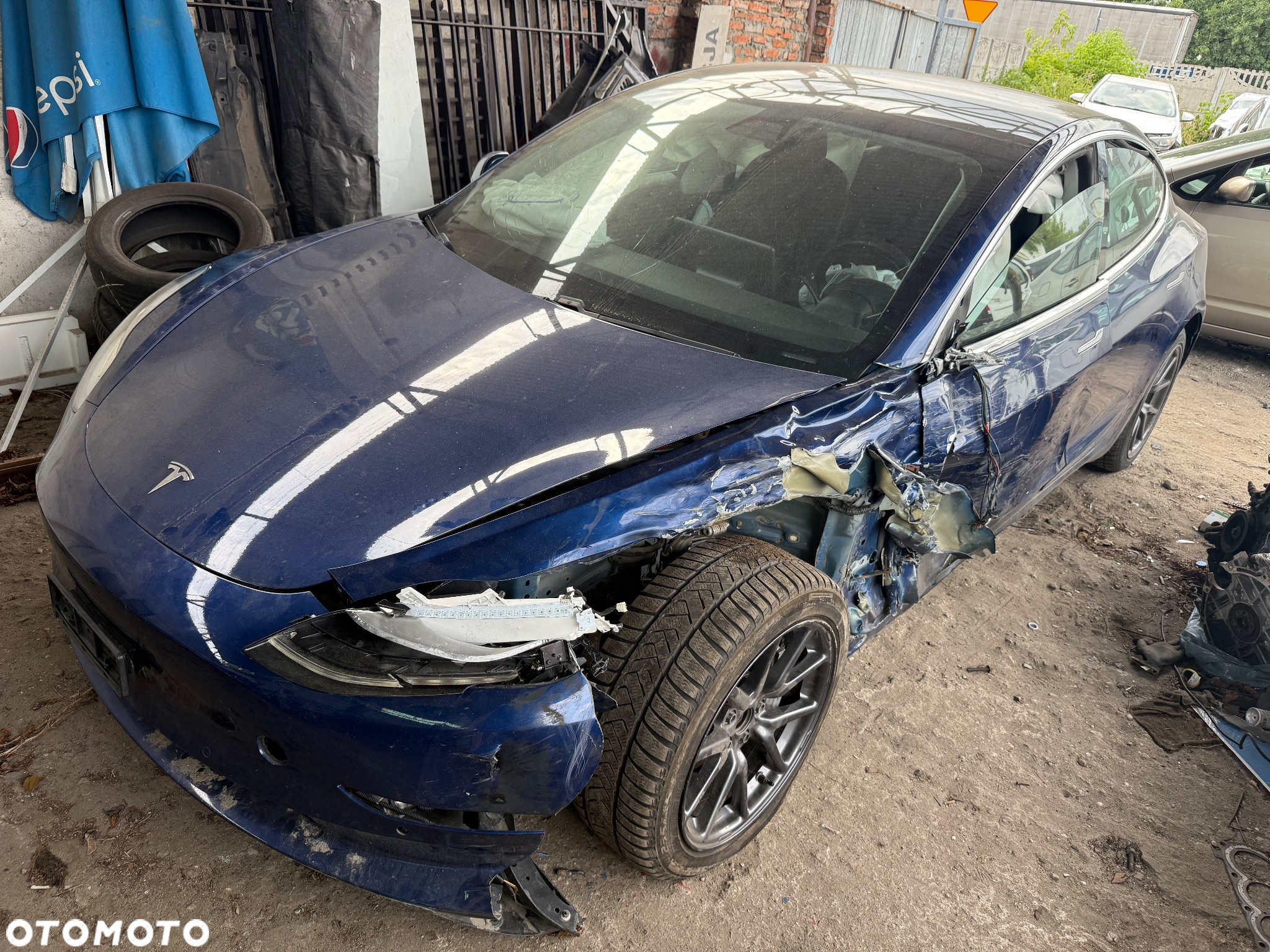 Tesla Model 3 Langstreckenbatterie Allradantrieb Dual Motor - 2