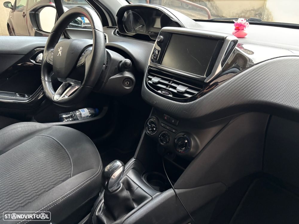 Peugeot 208 1.2 PureTech Style - 14