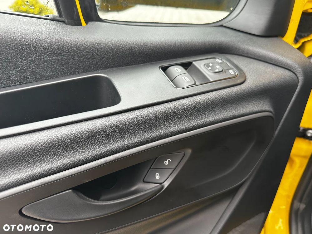 Mercedes-Benz Sprinter - 12