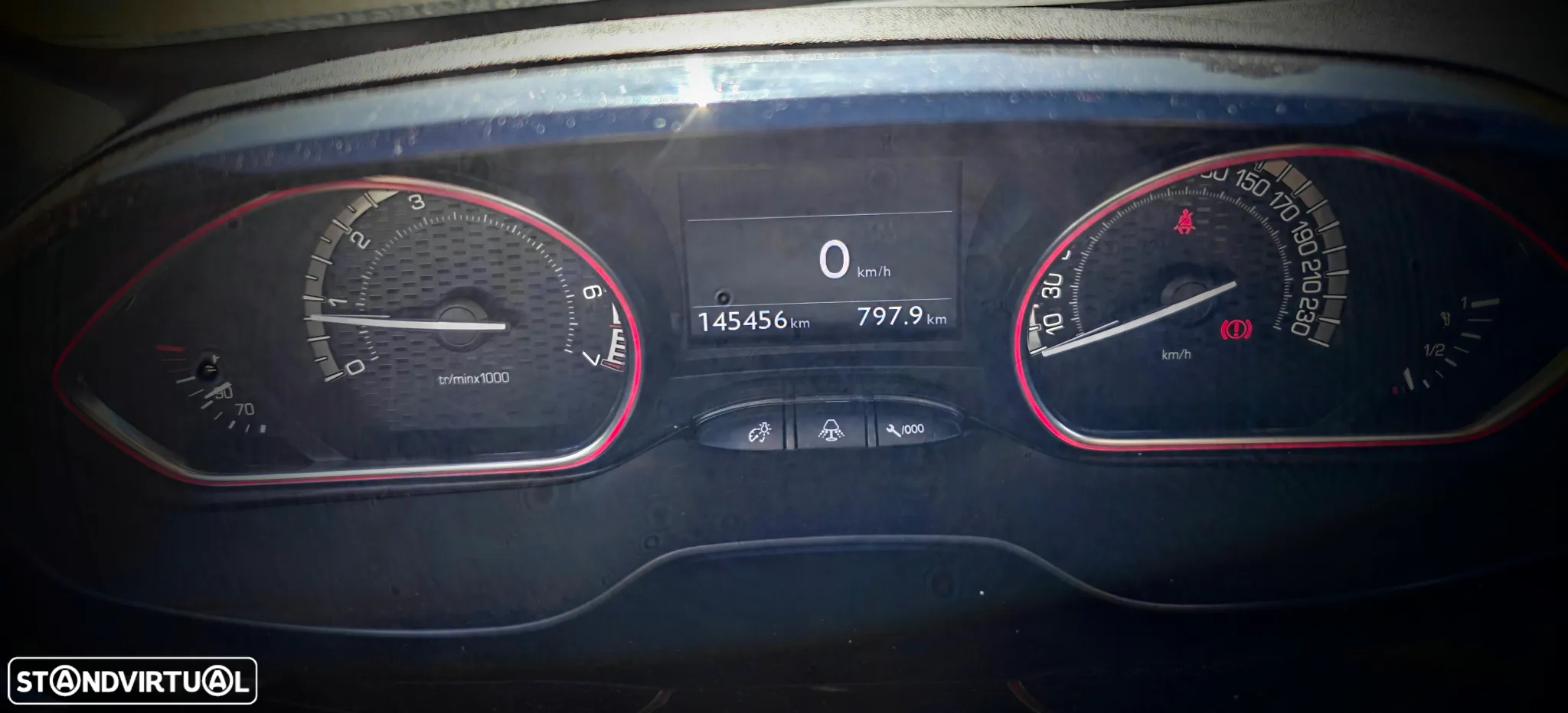 Peugeot 208 GTI 200 THP - 21