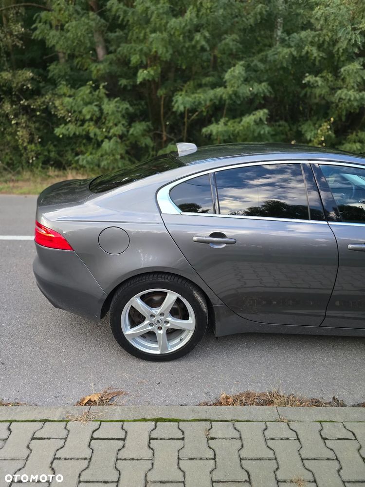 Jaguar XE 2.0 D Prestige - 18