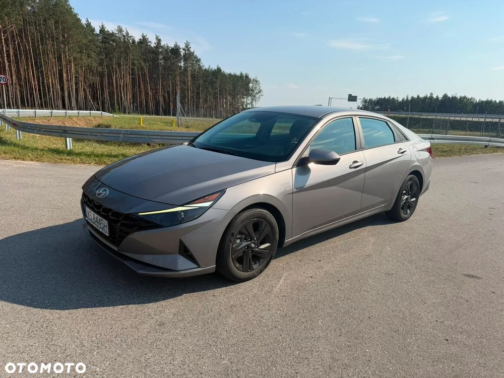 Hyundai Elantra - 1