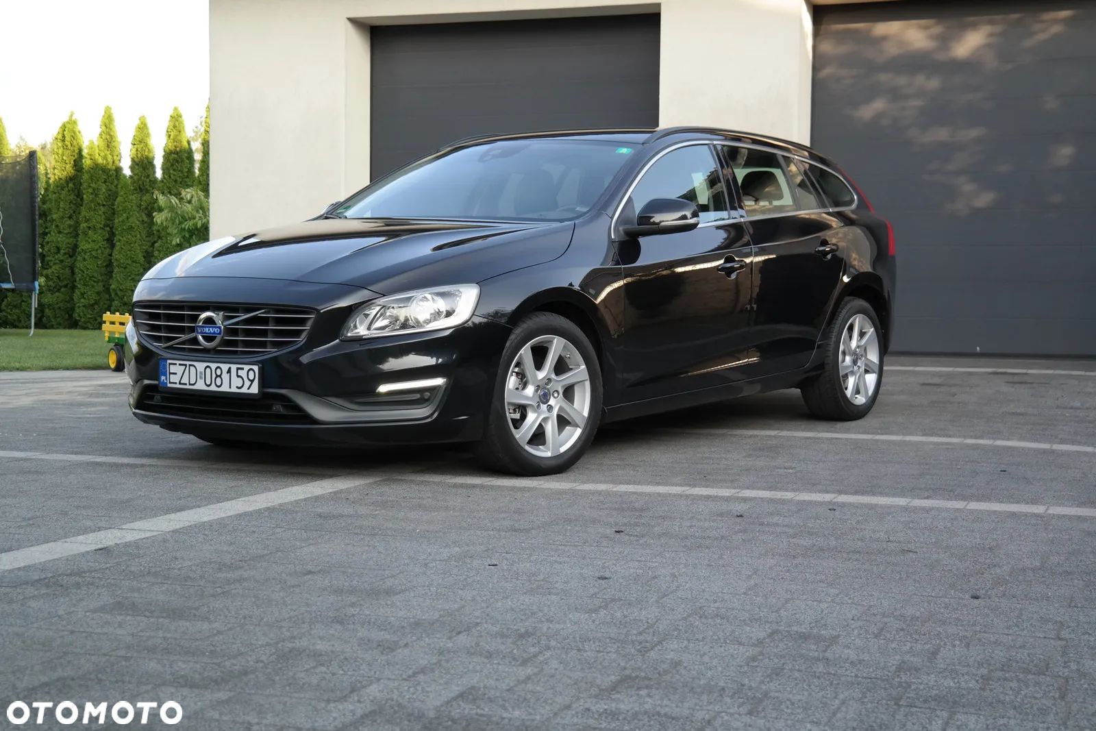 Volvo V60 D4 Drive-E R-Design Momentum - 1
