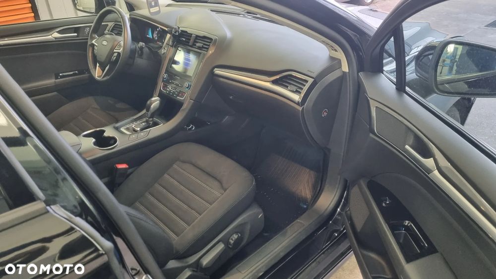 Ford Mondeo 2.0 Hybrid Trend - 13